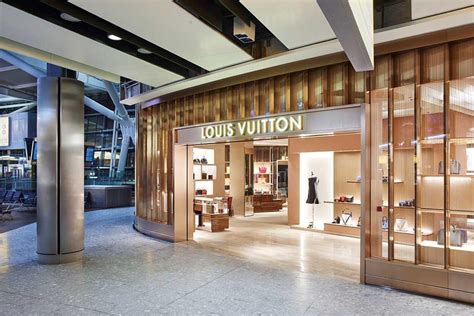 louis vuitton heathrow terminal 3 photos